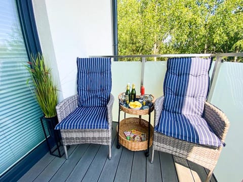 Spring, Day, View (from property/room), Balcony/Terrace, Seating area