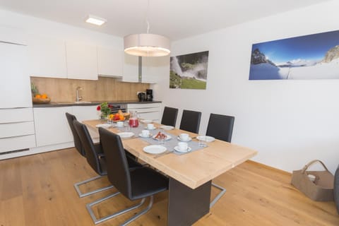 Kitchen or kitchenette, Food and drinks, Food