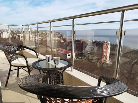 Natural landscape, View (from property/room), Balcony/Terrace, Balcony/Terrace, City view, Sea view