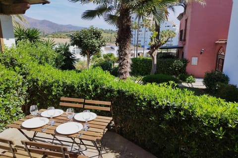 View (from property/room), Balcony/Terrace, Garden view