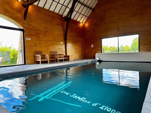 Swimming pool, Swimming pool