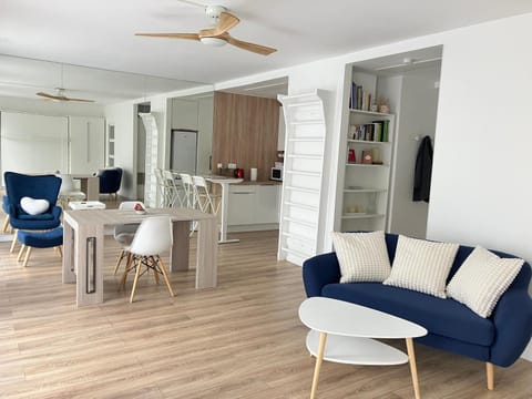Living room, Seating area, Dining area