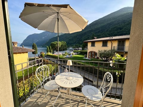 Alex's lake house Apartment in Province of Brescia