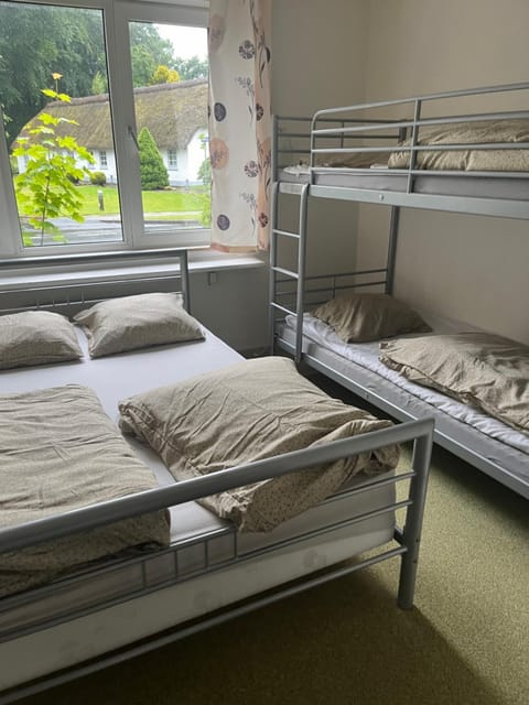 Bed, Bedroom, bunk bed