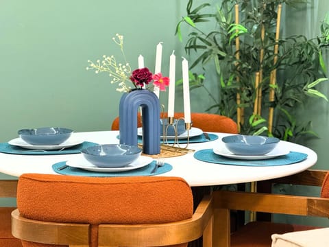 Seating area, Dining area