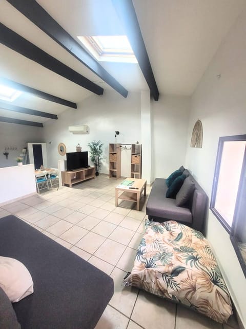 Communal lounge/ TV room, Living room, Seating area