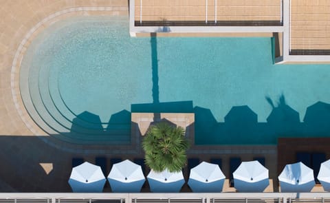 Day, Pool view, Swimming pool, Swimming pool, sunbed