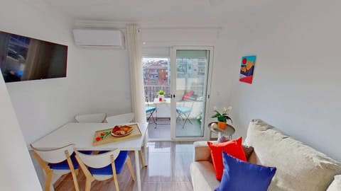 TV and multimedia, Balcony/Terrace, Living room, Seating area, Dining area, air conditioner
