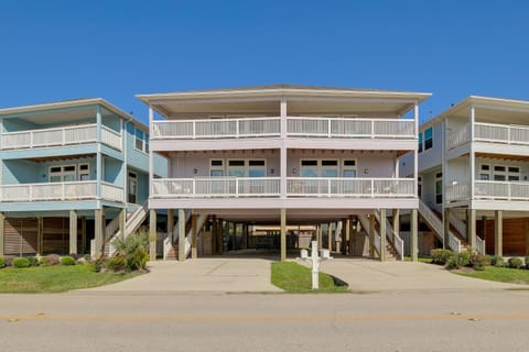 Bay-View La Porte Home Rental Steps to Beach! House in La Porte