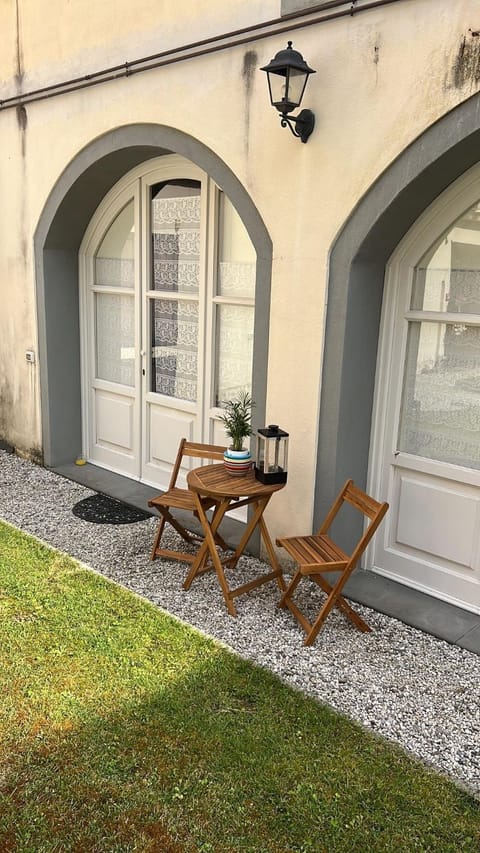 Property building, Patio, Day, Garden, Garden view