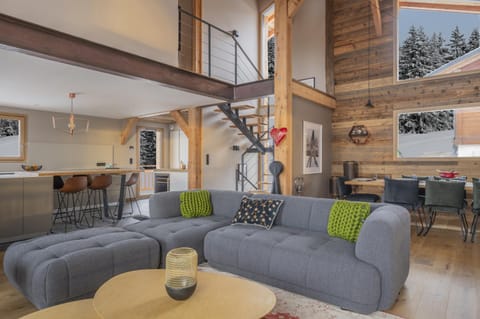 Seating area, Dining area