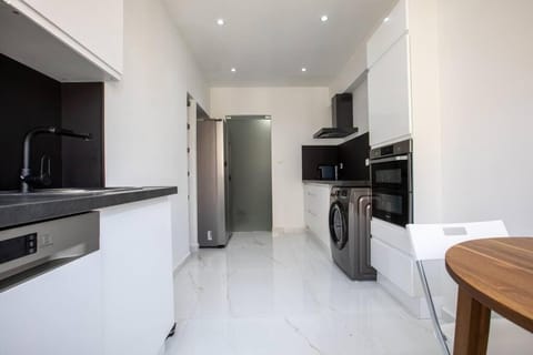 Kitchen or kitchenette, dishwasher, minibar, pet friendly, stove, washing machine