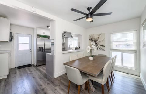 Spacious Disneyland 5 Bedroom 4 Bath House with Game Room Villa in Fullerton