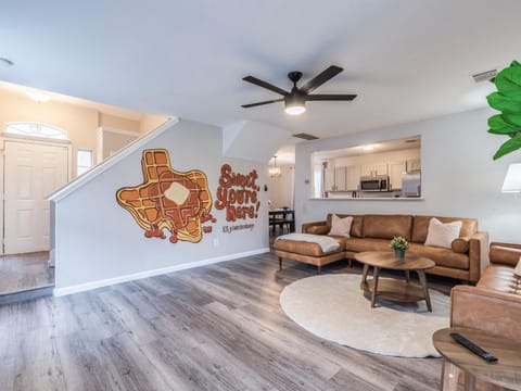 North ATX Paradise Oasis pool w Hot Tub 4BR 2 half BA House in Pflugerville