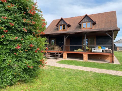 Property building, Patio, Balcony/Terrace
