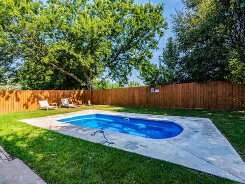 Urban Oasis North ATX , 5BR 2BA,Heated Pool Villa in Pflugerville