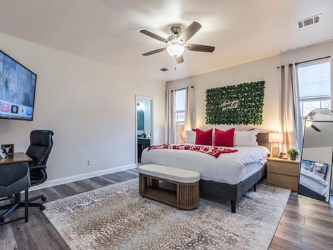 Urban Oasis North ATX , 5BR 2BA,Heated Pool Villa in Pflugerville