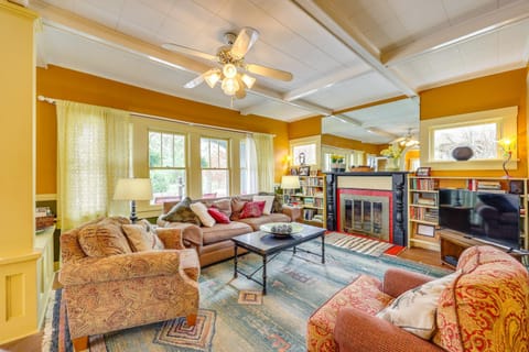 Eureka Springs Vacation Rental Less Than Half-Mi to Dtwn! House in Eureka Springs