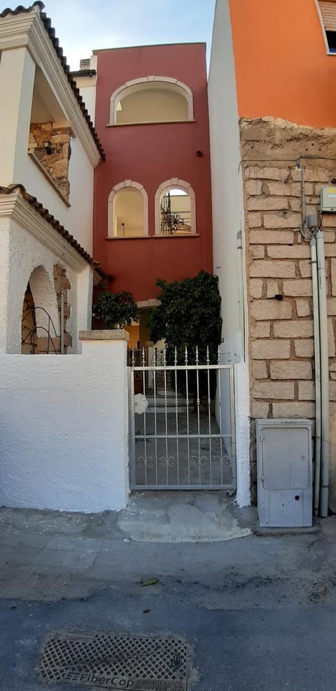 Lo sguardo sulla citta' ,Panoramic view Apartment in Olbia