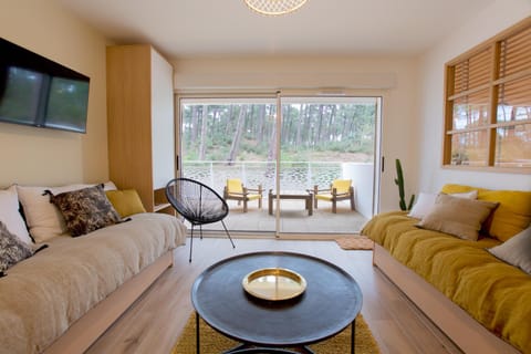 Patio, TV and multimedia, Living room