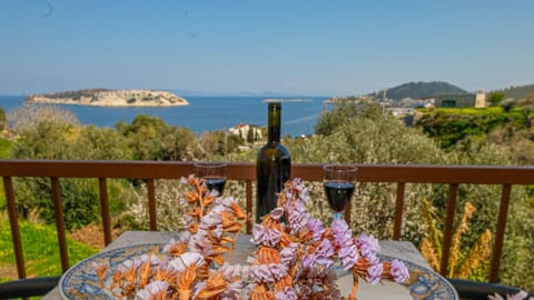 Day, View (from property/room), Balcony/Terrace, Balcony/Terrace, Dining area, Food, Sea view