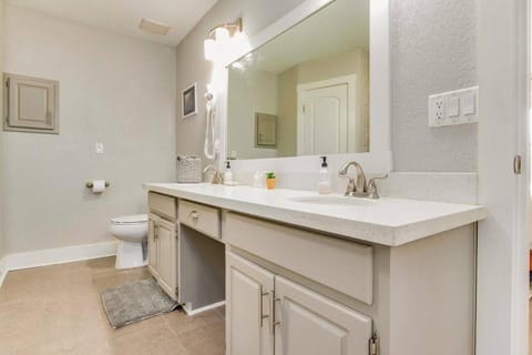 Cozy Home Minutes to Beaches House in Alabama