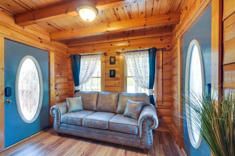 Private Hot Tub Lovely Cabin in Gatlinburg! Cabin in Sevier County