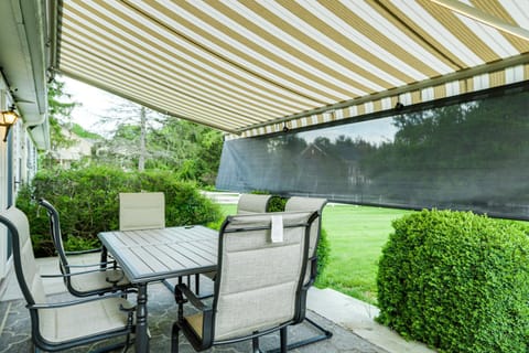 The Windmill House with Pond 9 Mi to Dayton! House in Centerville