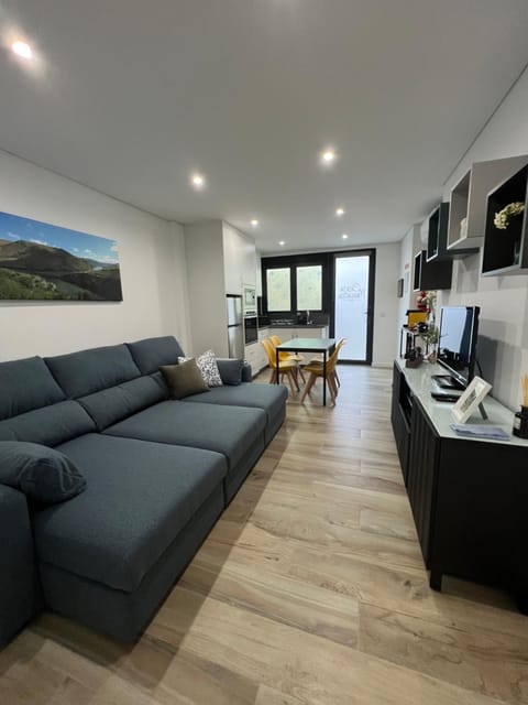 TV and multimedia, Kitchen or kitchenette, Living room