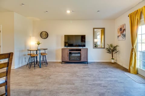 Charming Townhome Less Than 1 Mi to Zoo and Luray Caverns! House in Luray