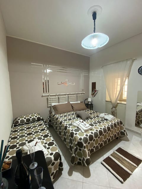 Bed, Photo of the whole room, towels