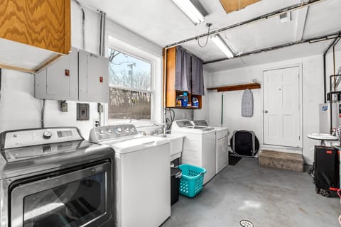 Duplex Style Home in Shelby Township- 2 flats Apartment in Shelby Township