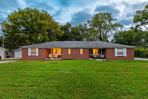 Duplex Style Home in Shelby Township- 2 flats Apartment in Shelby Township