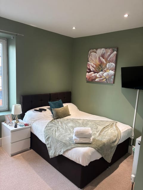 Bed, TV and multimedia, Coffee/tea facilities