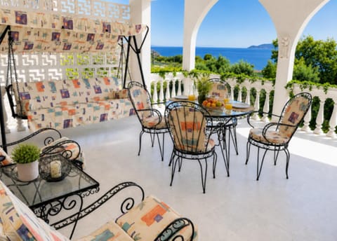 Balcony/Terrace, Beach, Sea view, furniture