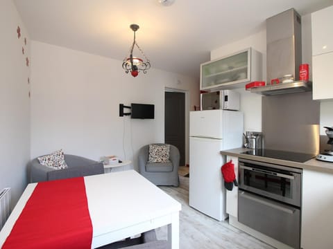 La Bourboule : Agréable T2 avec Terrasse, Balcon et Wifi - Proche Centre et Thermes - FR-1-608-245 Apartment in Auvergne-Rhône-Alpes