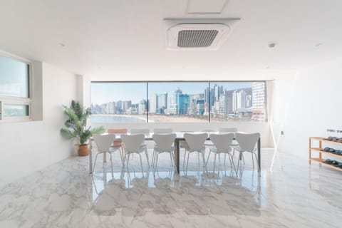 Dining area, Sea view, air conditioner