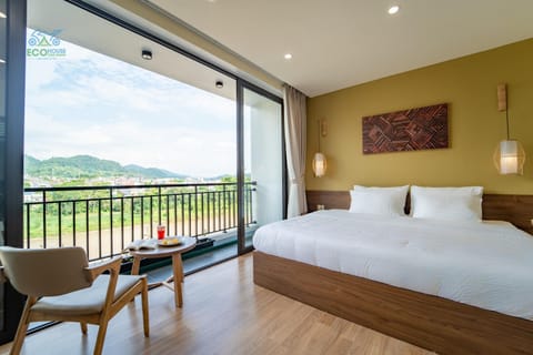 Bed, Natural landscape, View (from property/room), Balcony/Terrace, Photo of the whole room, Bedroom, Mountain view, River view