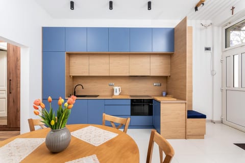 Coffee/tea facilities, Kitchen or kitchenette, Dining area, pet friendly, stove