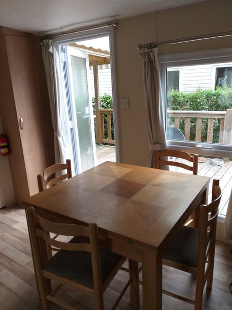 KERLANN****MOBIL-HOME 4 CH TOUT CONFORT Campground/ 
RV Resort in Pont-Aven