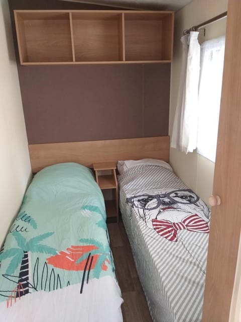 KERLANN****MOBIL-HOME 4 CH TOUT CONFORT Campground/ 
RV Resort in Pont-Aven