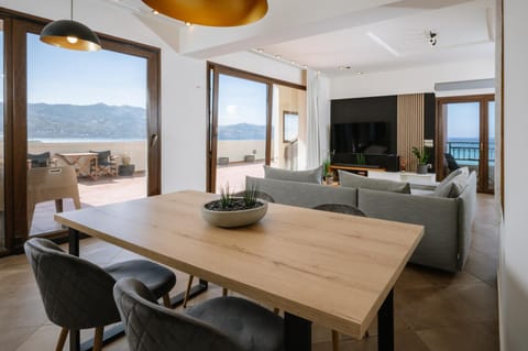 Natural landscape, TV and multimedia, Living room, Seating area, Dining area, Mountain view, Sea view