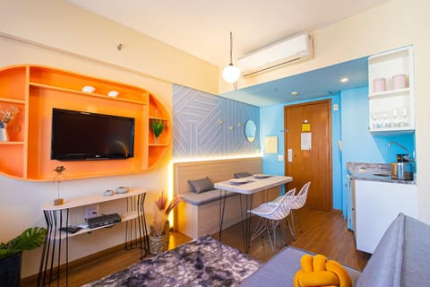 TV and multimedia, Kitchen or kitchenette, Seating area, Dining area, air conditioner