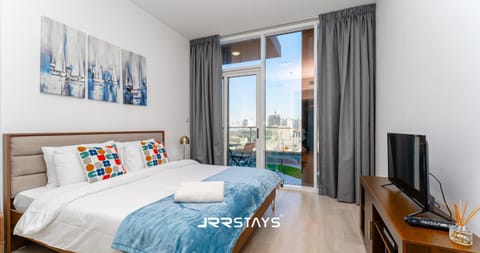 Bed, TV and multimedia, Photo of the whole room, Bedroom, towels