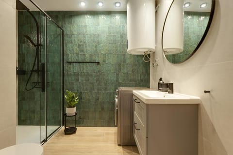Shower, Bathroom