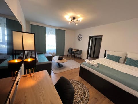 Bed, Living room, Photo of the whole room, Seating area