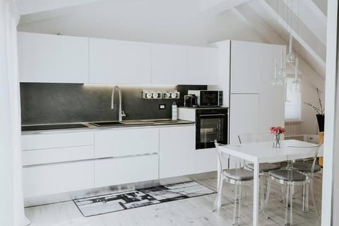 Coffee/tea facilities, Dining area, dishwasher, minibar, pet friendly, stove