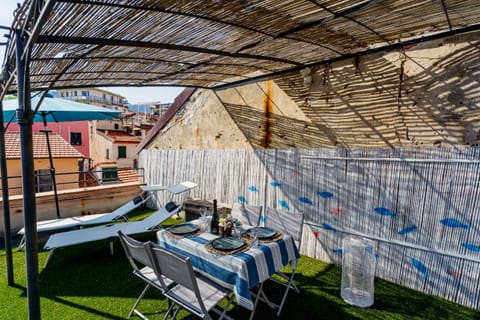 Patio, Dining area, sunbed