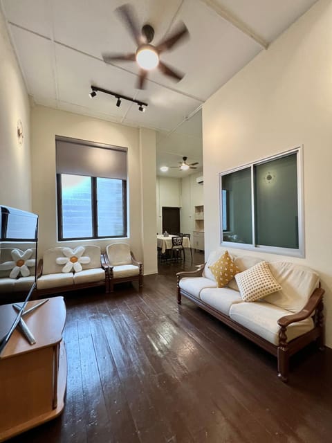 Communal lounge/ TV room, TV and multimedia, Living room, Seating area