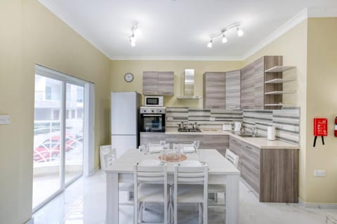 Seaview, Beautiful 3BR Apt 1 Apartment in Marsaskala